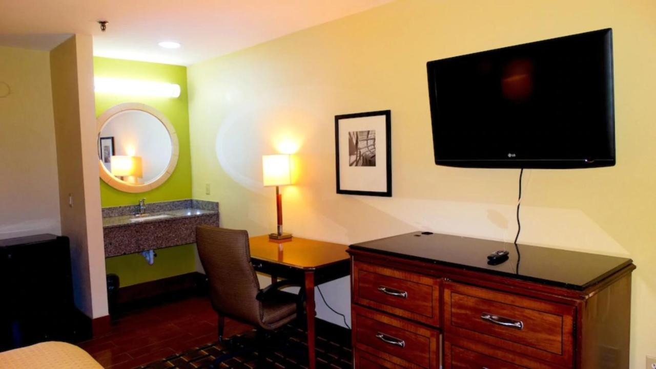 Savannah Garden Hotel Екстериор снимка